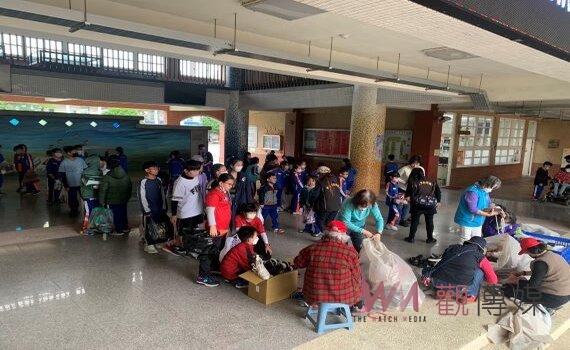 桃園寒冬傳愛非洲學童 新明國小「舊鞋救命」活動募集千雙落實環保