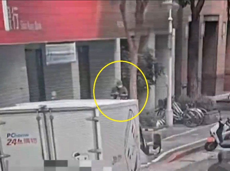 涉市場扒竊皮夾 警電眼追緝2小時火速逮人 226 cnews204231231a05