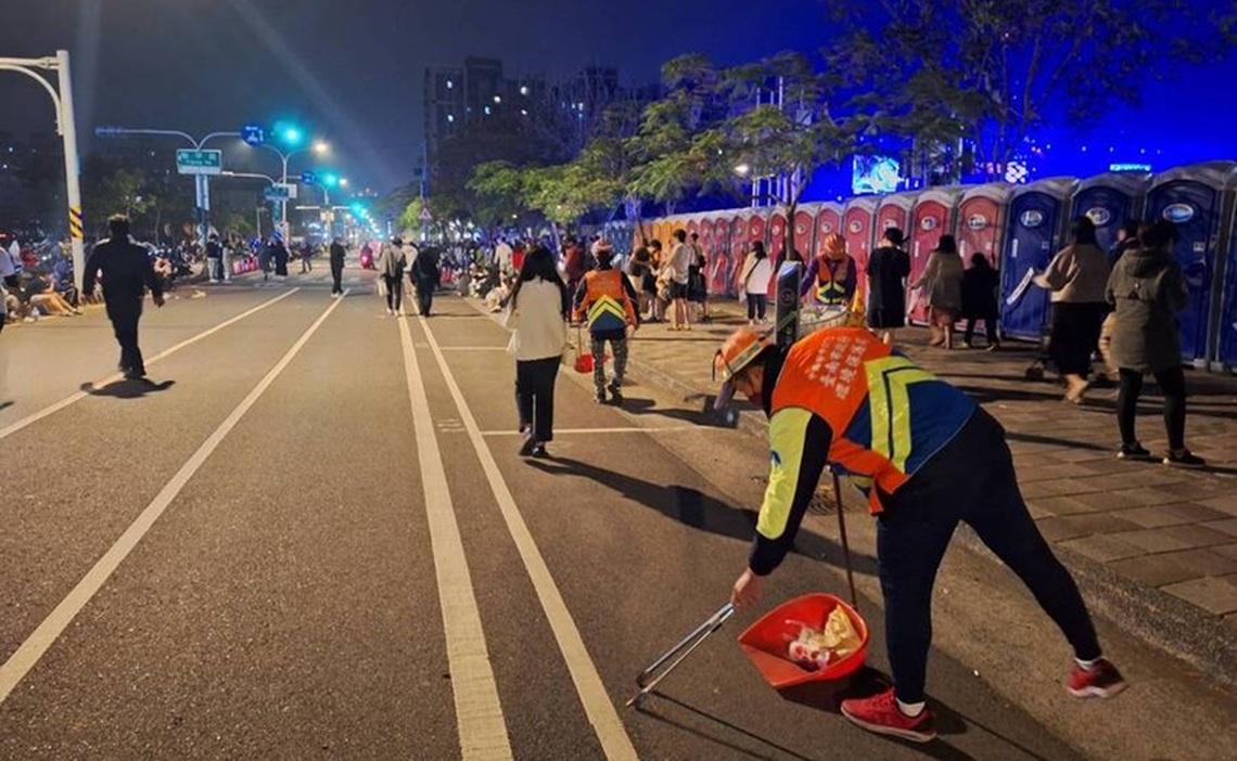 台南跨年活動清10噸垃圾
