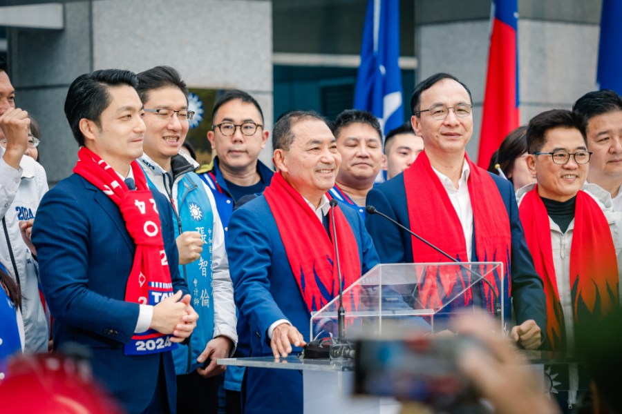元旦升旗再批賴清德口誤 侯友宜:民進黨缺乏反省能力 228 國民黨1日舉辦元旦升旗典禮,侯友宜、朱立倫、蔣萬安等人出席。