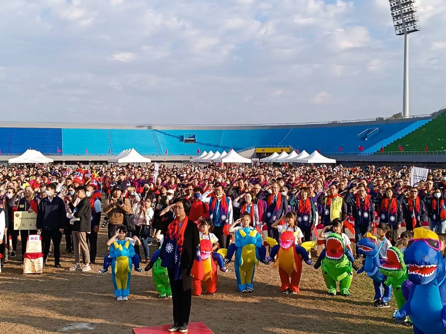 彰化喜迎2024 COSPLAY變裝、民歌演唱陪同歡慶元旦