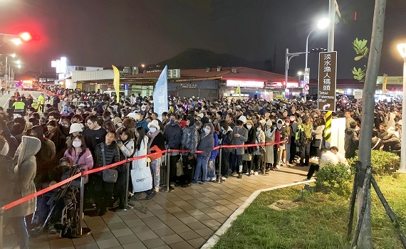 最美淡水煙火人氣爆棚 淡海輕軌創營運以來單日運量新高
