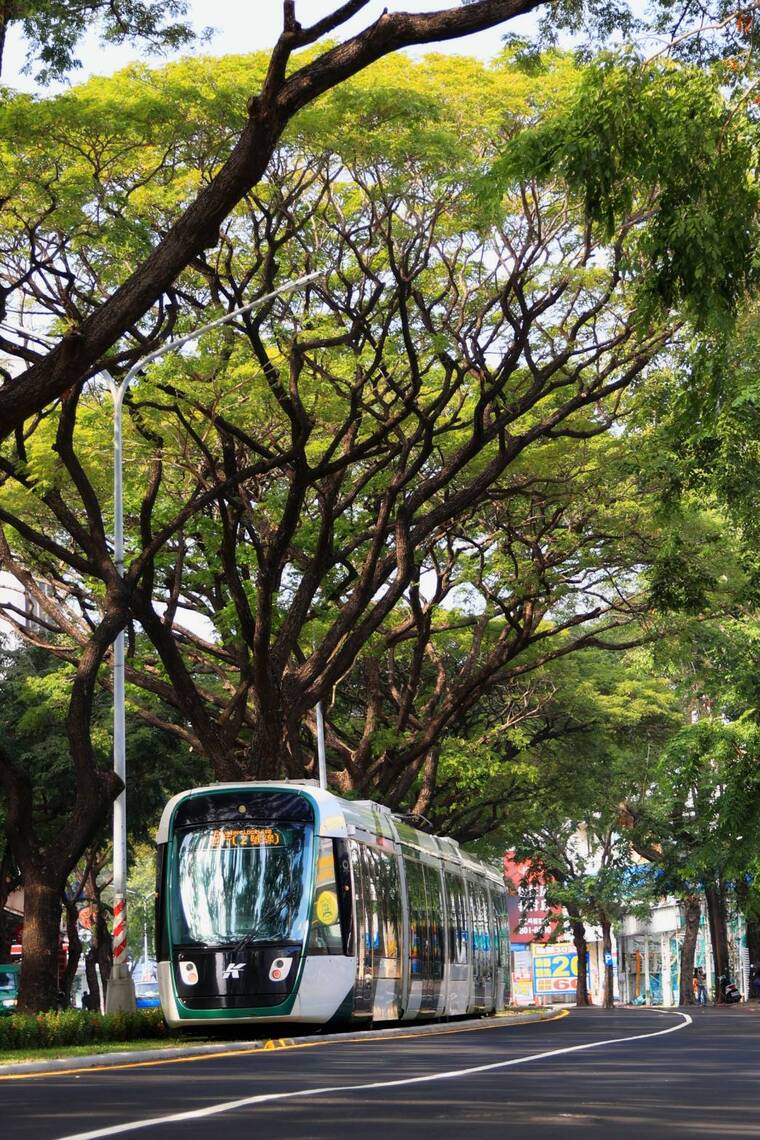 漾新聞|輕軌試營運狀況多?誤點、下車刷不了 甚至到籬仔內站全部被趕下車