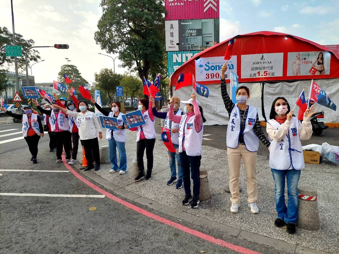 漾新聞|國民黨候選人全台路口拜票 高雄60個路口旗海飄揚
