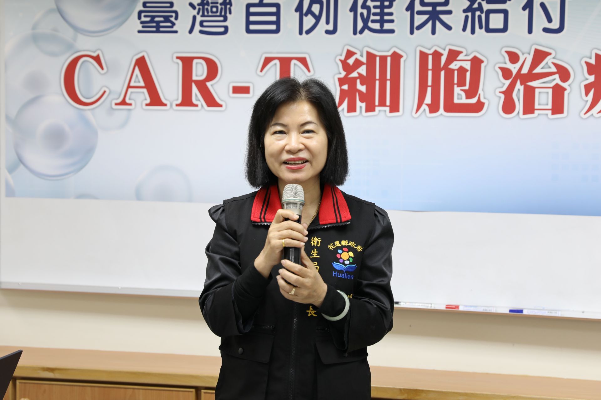 花蓮慈院院長林欣榮表示,2024年1月,醫療團隊為70歲的張女士進行治療,希望藉由CAR-T細胞治療,也能為張女士帶來希望的曙光。