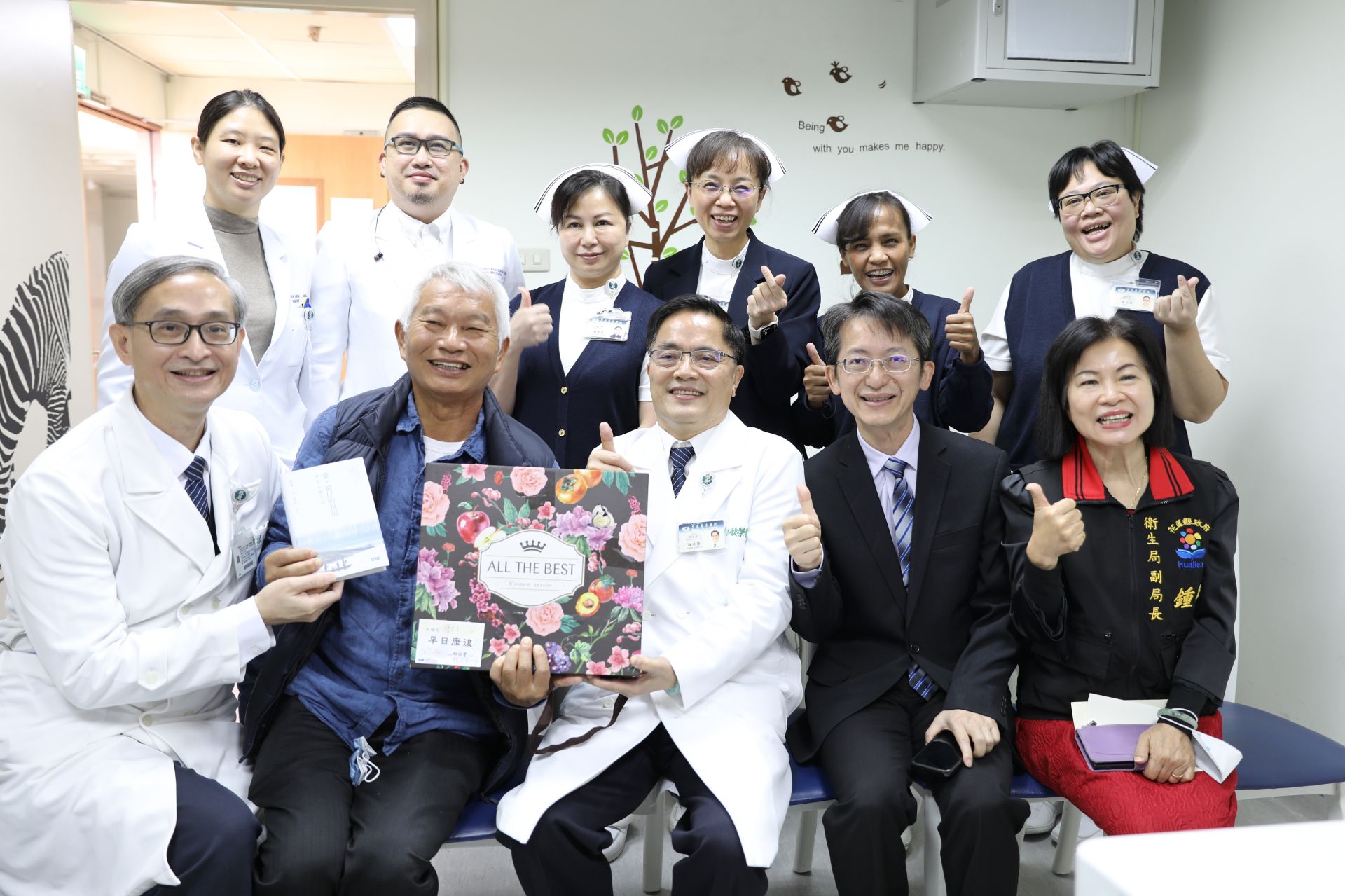 中華民國血液及骨髓移植學會理事長、花蓮慈濟醫院幹細胞與精準醫療研發中心主任李啟誠,健保給付的CAR-T細胞免疫治療藥品為Kymriah,大幅提升CAR-T細胞免疫治療的可近性,讓過去因為無法負擔千萬藥費的病人,在癌末階段有機會長期存活甚至治癒。