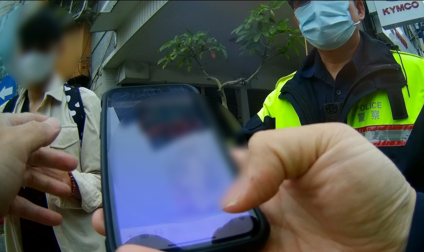 ▲圖說:越南籍男大生迷失街頭,員警協助時發現其對中文一竅不通 (圖/台中市政府提供)