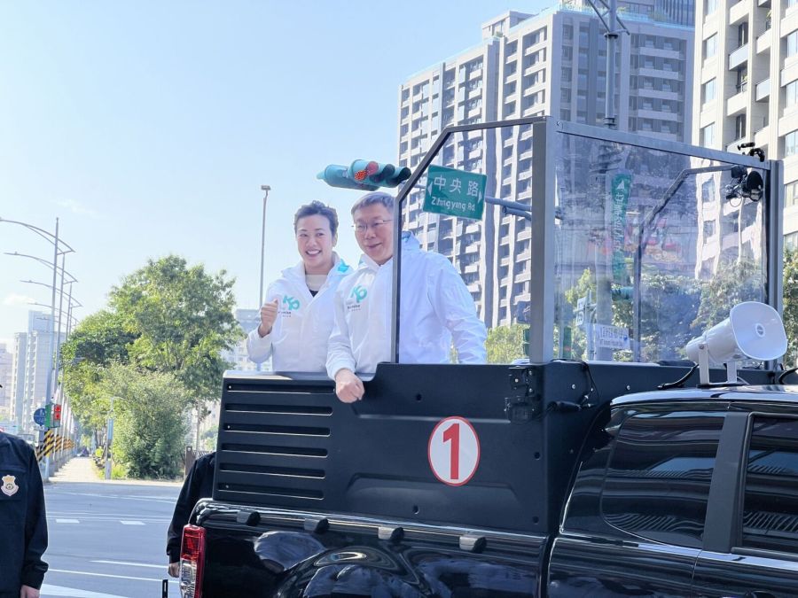 車隊掃街降玻璃？柯文哲喊尊重專業 酸侯政治干擾正常運作 237