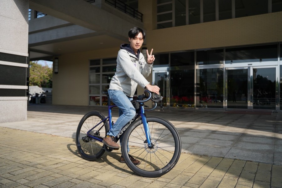改負面選風 曾玟學騎反毒單車環山線 邱鎮軍食出在地人情味 245