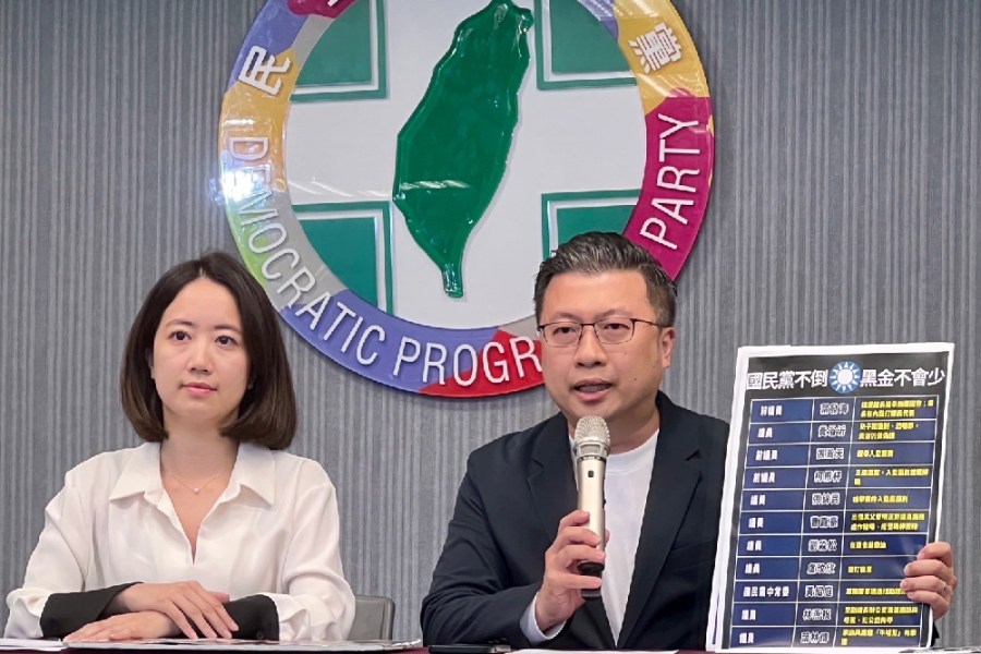 國民黨串連路口挺侯康 民進黨批:侯友宜把路口變堂口 218 國民黨串連路口挺侯康 民進黨批:侯友宜把路口變堂口 217