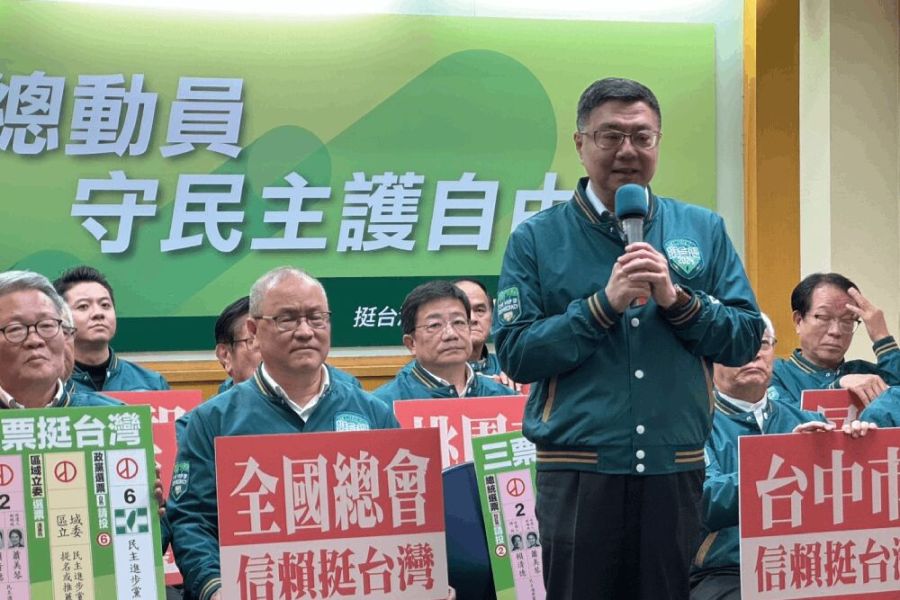 最後衝刺!信賴台灣之友會總動員 每天22縣市路口掃街拜票 200 照片來源:資料照