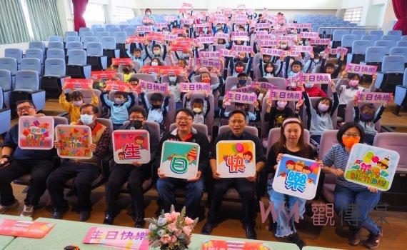 和東國小新年開學日 溫馨慶生會啟動全年幸福成長之旅