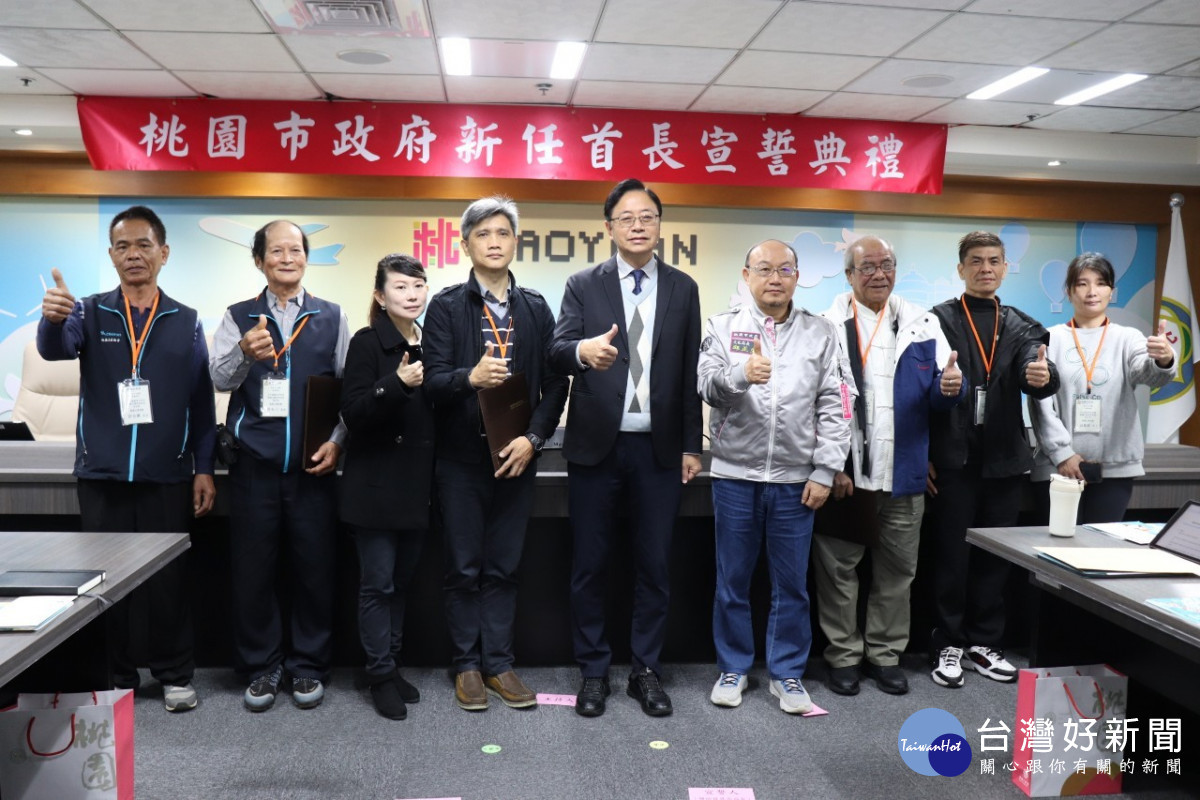 桃園市長張善政頒發3項無形文化資產項目登錄證書，表揚「剪黏泥塑技術」保存者徐明河先生、「桃園石滬修造技術」保存者桃園石滬協會、「獅頭製作」保存者葉佳水先生。