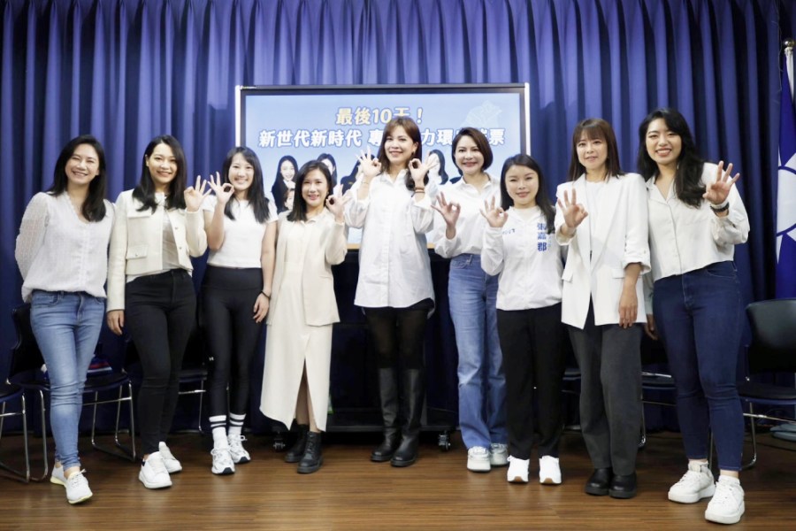 朱立倫3日宣布國民黨女力輔選團正式成軍。