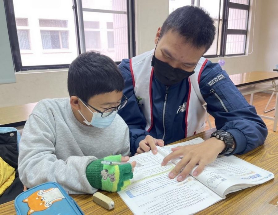 嘉義家扶兒上台大研究所 助學接力用愛傳遞