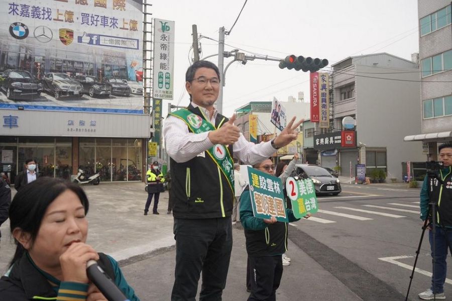 民進黨全國街口連線拜票 劉建國向鄉親懇託