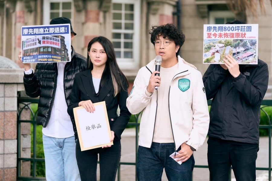 賴品妤赴監察院告發侯市府包庇占國有地 籲廖先翔退選 224 賴品妤赴監察院告發侯市府包庇占國有地 籲廖先翔退選 223