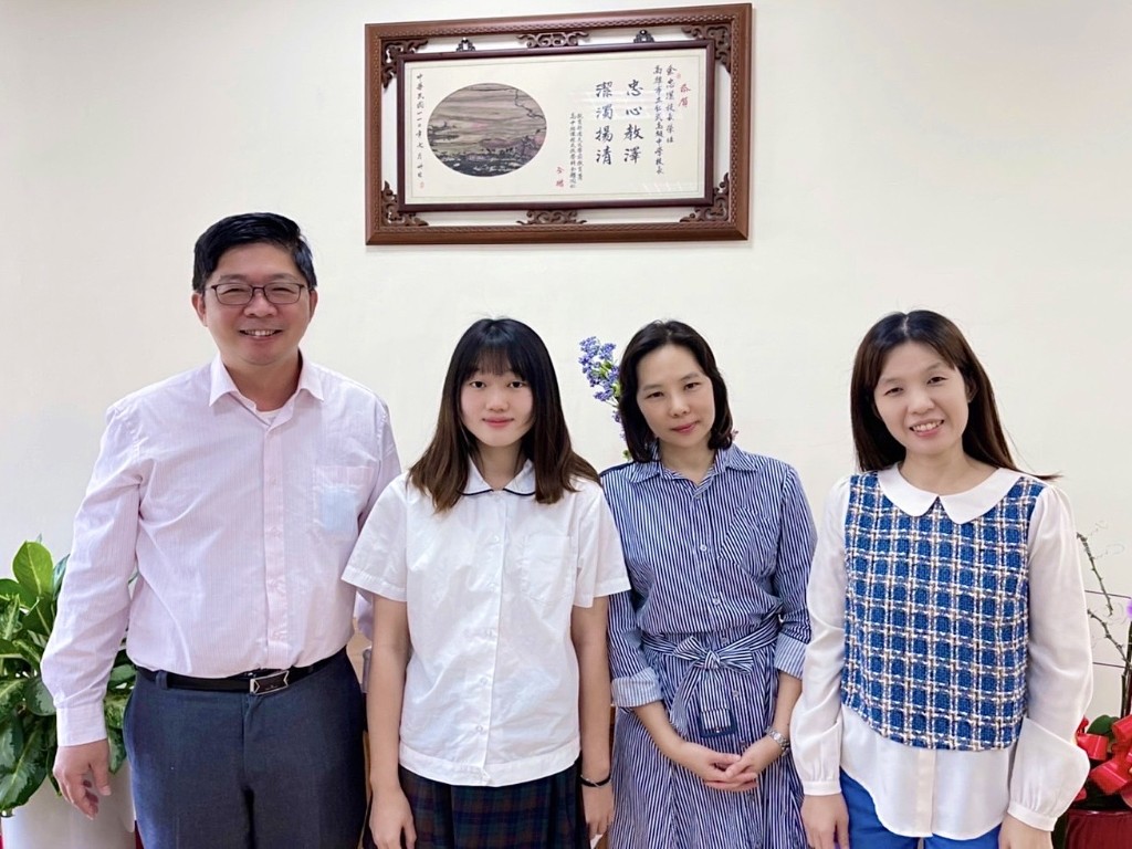 ▲吳佳蓉大學特殊選才錄取暨南國際大學三學系。（高雄市政府教育局提供）