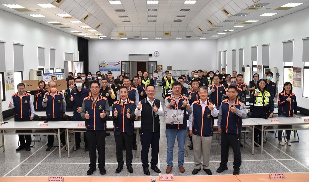 ▲圖說:警友會第一警友辦事處主任偕同熱心企業襄助警用設備大升級 (圖/台中市政府提供)