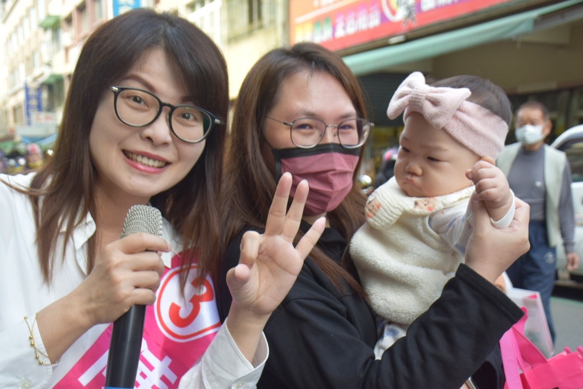 漾新聞|一票也不能少 陳美雅最後黃金周拼陸戰 市場拜票徒步掃街