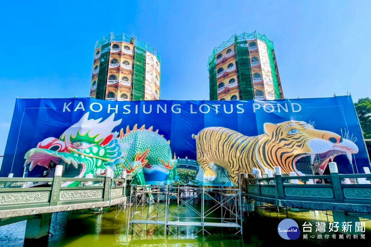 ▲龍虎塔一比一照片原圖輸出施掛於塔上及龍虎塔入口，針對施工工區進行美化。