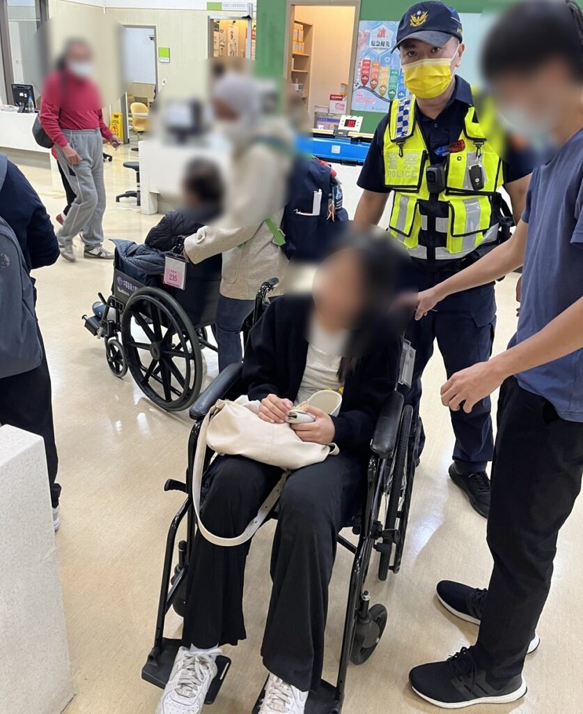 ▲圖說：在巡邏車協助開道下，許女在6分鐘內便趕抵急診室 （圖／台中市政府提供）
