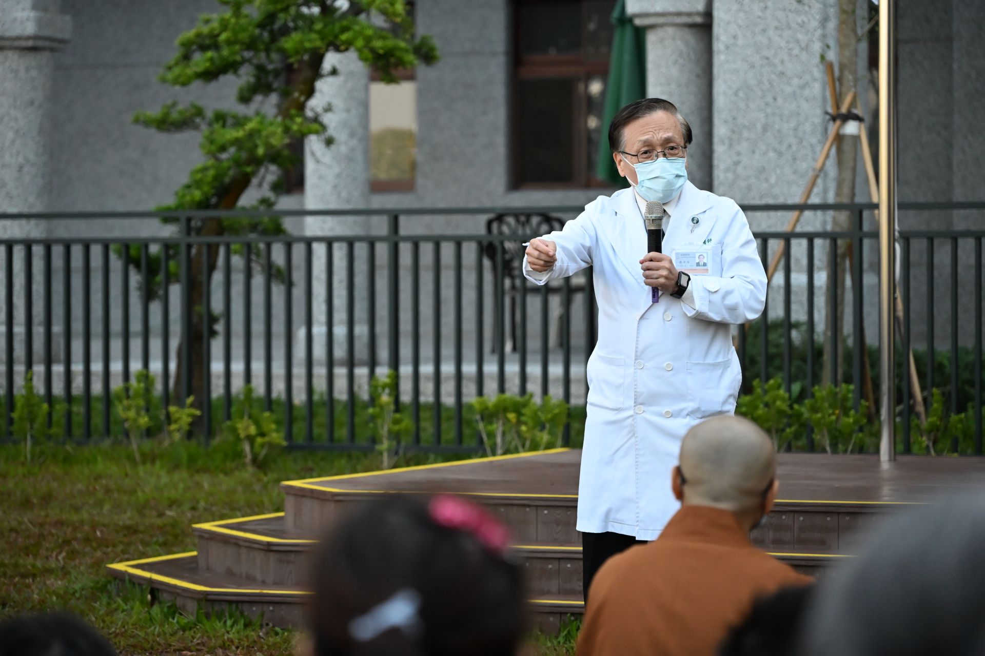 簡守信院長於致詞時表示,大愛幼兒園歷經十幾年的籌畫和等待,非常不容易,以前慈濟醫療體系常說「六院一家」,現在大愛幼兒園也可說是「六園一家」。