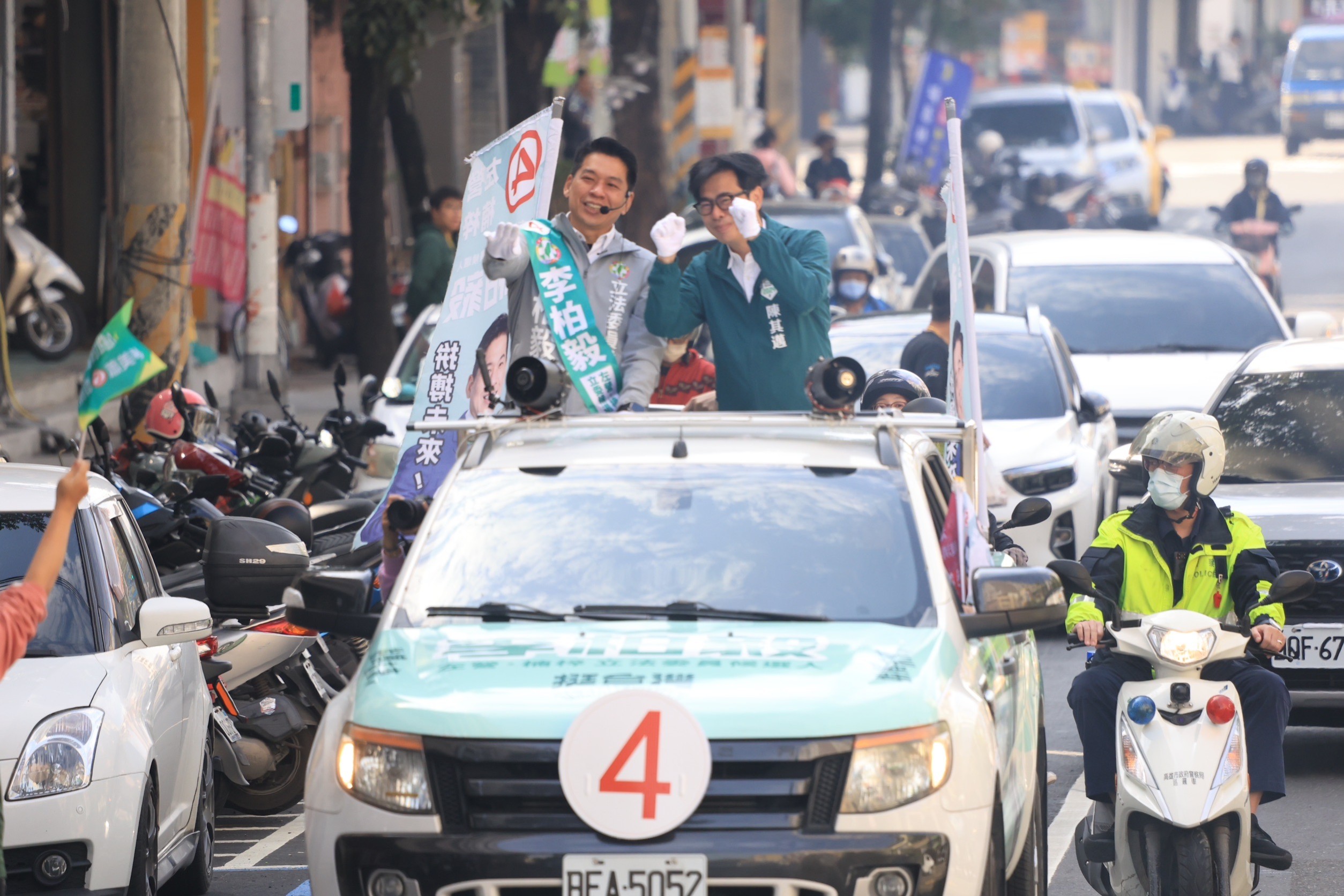 有時間要天天陪同李柏毅車掃 陳其邁喊話鄉親守住左楠