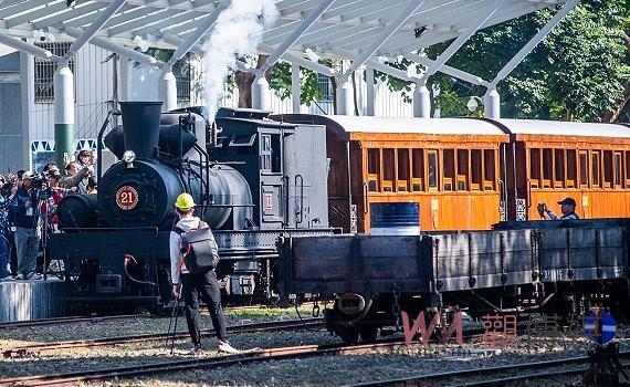 昔日英雄再度發光 林鐵百歲蒸汽火車復駛