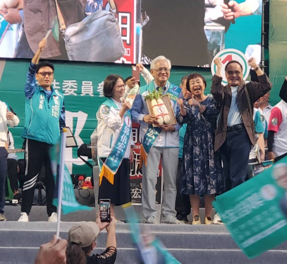 漾新聞|知名作家李昂透露Netfilx要拍郭倍宏「千人黑名單黑面具事件」成電影