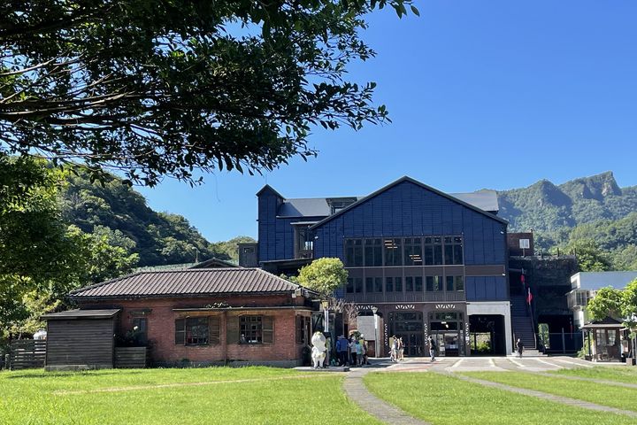 新北市政府重現臺灣煤業發展的歷史,以瑞三鑛業整煤廠及周圍建築群整修構成猴硐煤礦物園區。 圖:新北市政府觀光旅遊局/提供