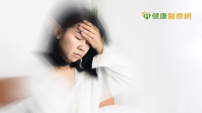 「梅尼爾氏症」突然天旋地轉！肩頸僵硬可能是元凶，針灸快速見效