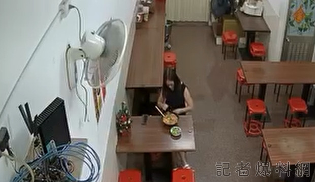 高雄,小吃店,女子,拔頭髮,加料