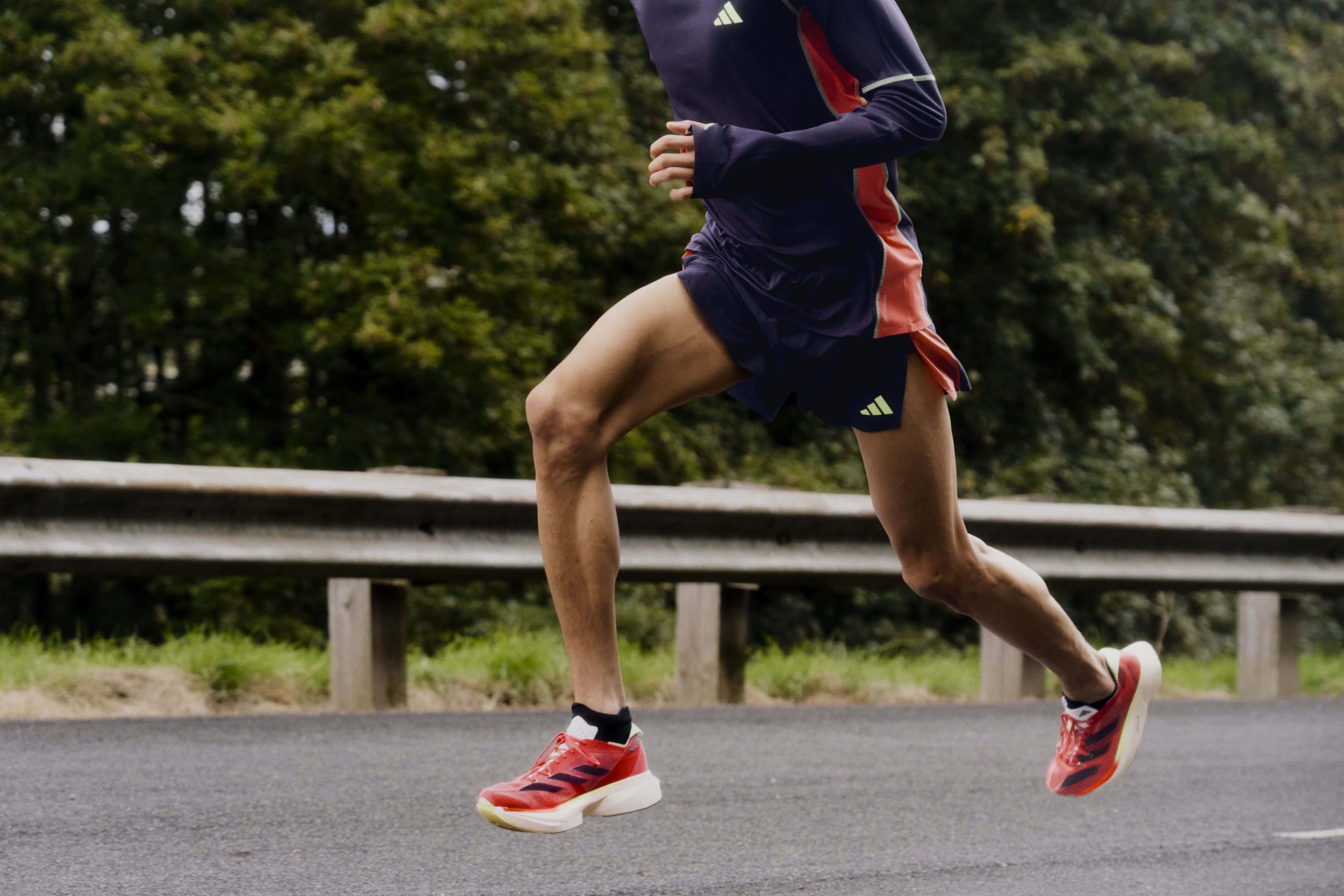 adidas ADIZERO家族推出箱根驛傳系列,皆搭配別具紀念意義的「赤富士紅」配色