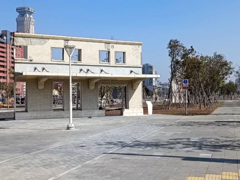 高雄車站遺構化身歷史記憶牆版 述說咱的故事