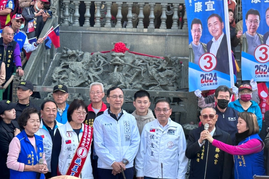 羅致政不雅影片真偽鑑定 侯友宜:限調查局24小時公布 194 侯友宜8日在朱立倫陪同下於台南車掃。