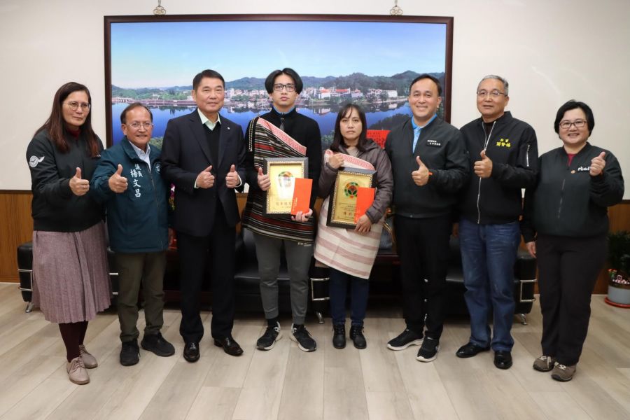 苗縣賽夏族民俗文物館人員用心 鍾東錦頒獎表揚肯定