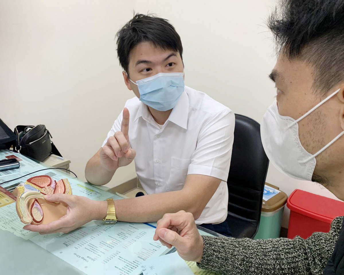 泌尿外科江景翔醫師提醒平時男性平時就要有攝護保健的觀念與定期檢查攝護腺。(圖為示意圖/非當事人)