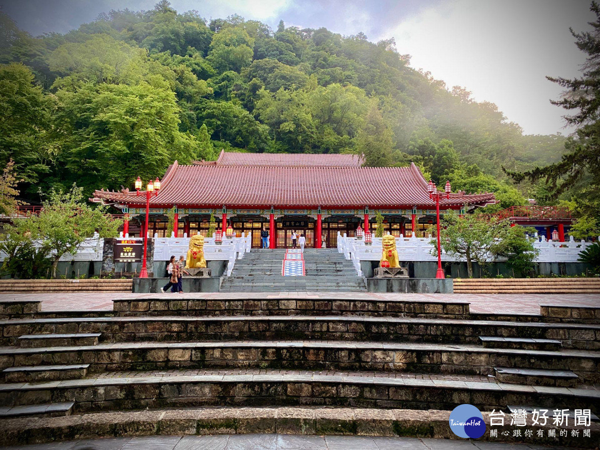 參山處輔導梨山賓館等三家業者，取得綠色旅行標章Green Travel Seal(GTS)1星認證。