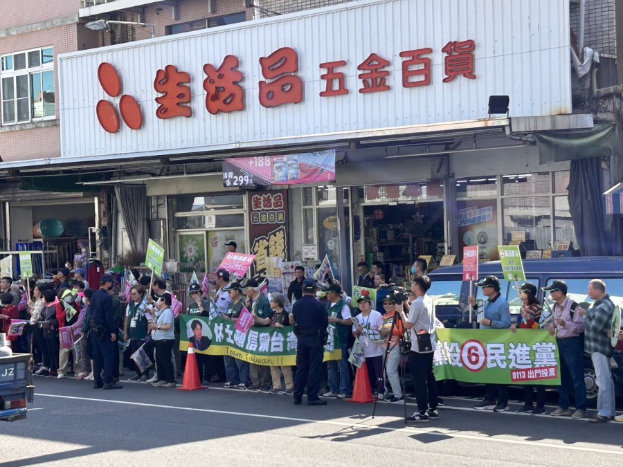 黃金週/海外台僑現身嘉義挺賴清德 王美惠競總喜見「賴桑分身」 204 黃金週/海外台僑現身嘉義挺賴清德 王美惠競總喜見「賴桑分身」 203