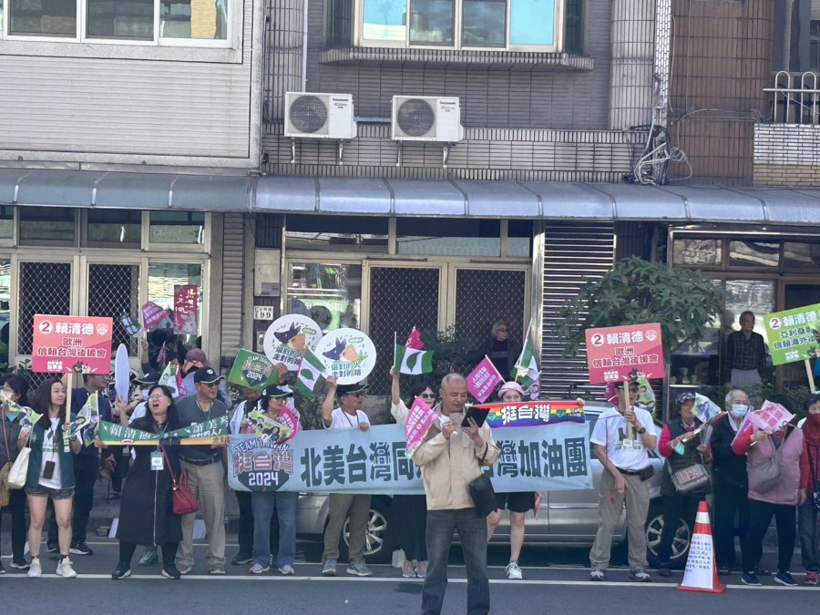 黃金週/海外台僑現身嘉義挺賴清德 王美惠競總喜見「賴桑分身」 206 黃金週/海外台僑現身嘉義挺賴清德 王美惠競總喜見「賴桑分身」 205