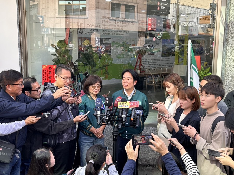 黃金週/又遭敵營影射私生子 賴清德放大絕:找到人驗DNA「是的話給百萬獎金」 188 黃金週/又遭敵營影射私生子 賴清德放大絕:找到人驗DNA「是的話給百萬獎金」 187