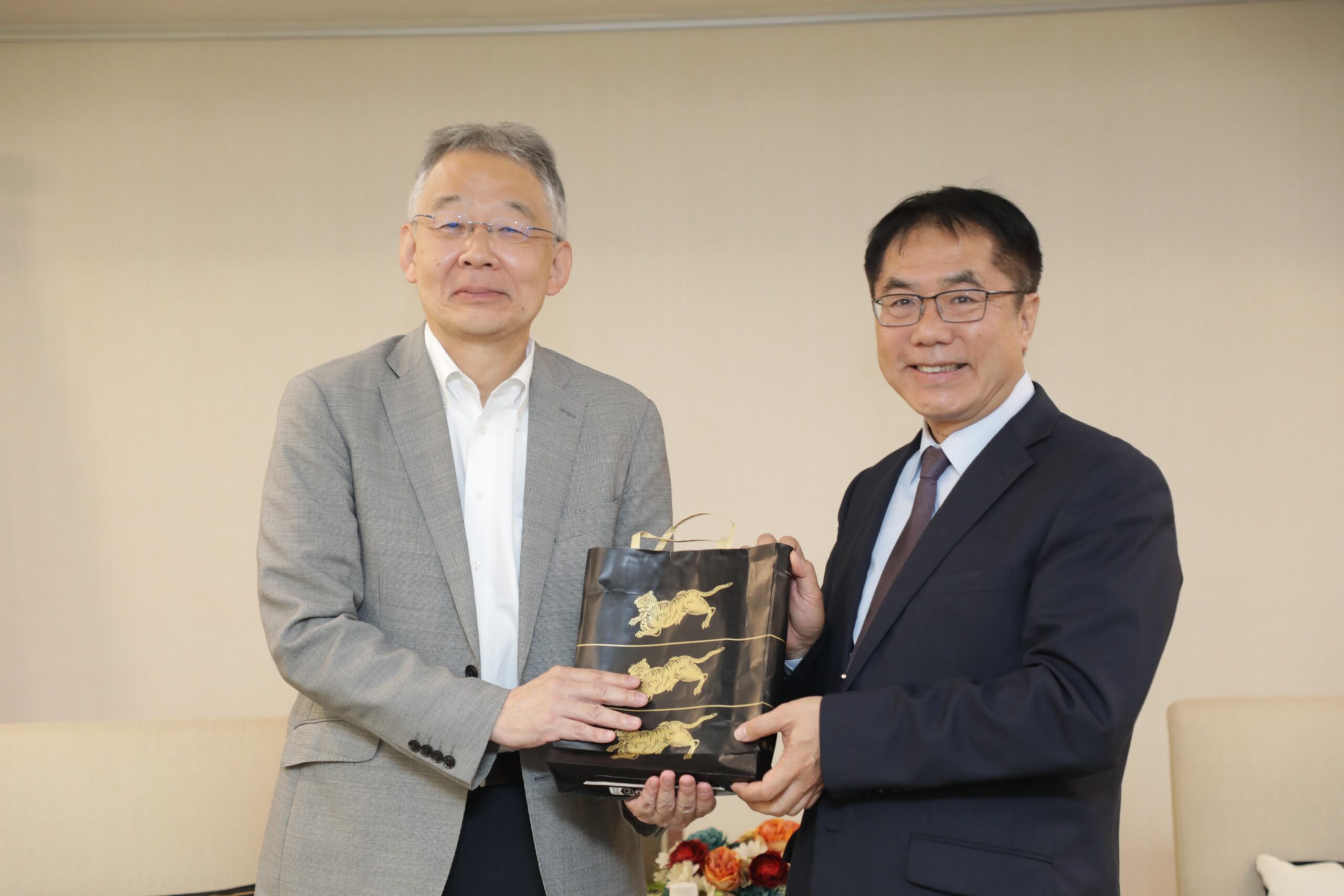 日本UA ZENSEN工會與台灣石油工會率團來訪 黃偉哲盼深化台日交流共創雙贏
