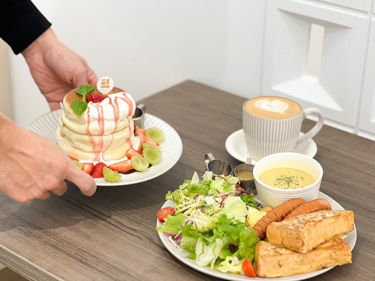 走春送禮,順道品嚐網紅美食好滋味。(圖/美有計劃cafe)