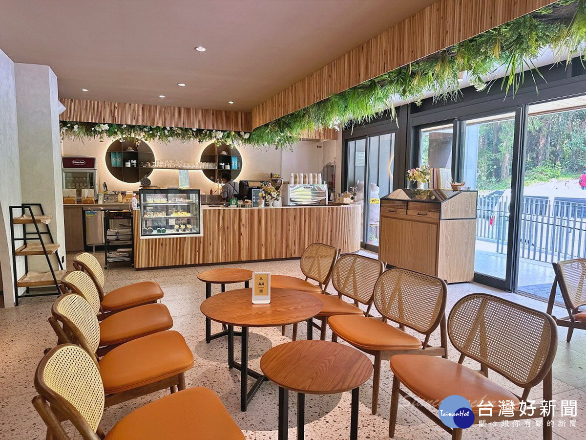 南投縣環保局與環保旅店餐廳攜手推綠色旅遊。(記者扶小萍攝)