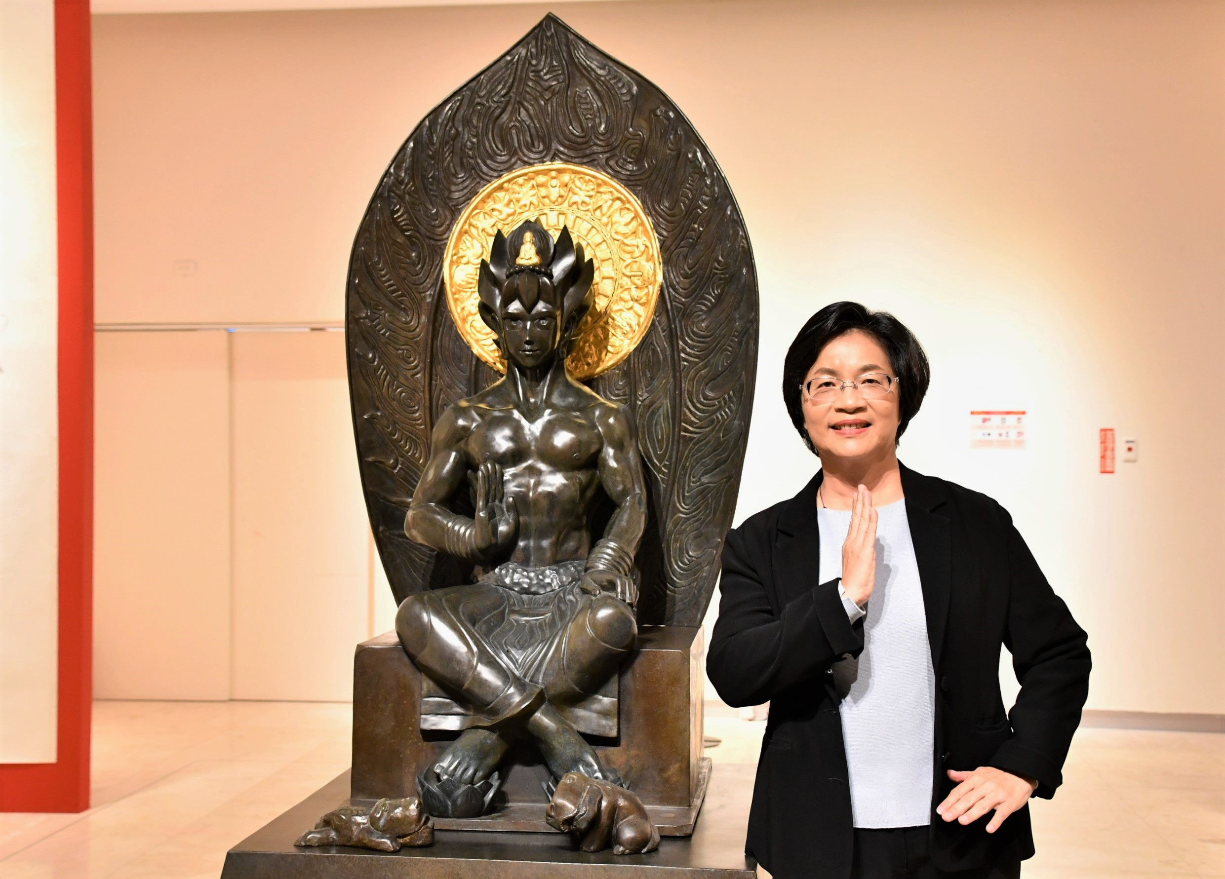 ▲慶祝彰化縣建縣300年，「請眾仙迎神–宮廟藝術展」於彰化縣立美術館展出，展覽時間延續至113年2月18日，展出58位藝術家的109件作品，呈現宮廟藝術的豐富面貌。（記者張溎壕攝）