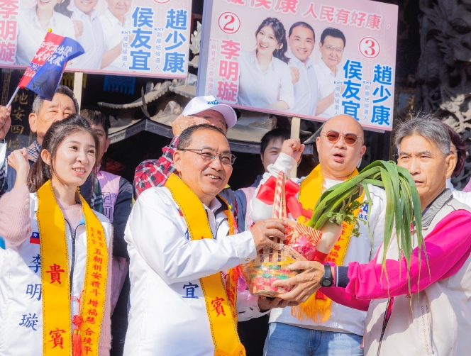 ▲侯友宜市場拜票受支持（圖黨部提供）