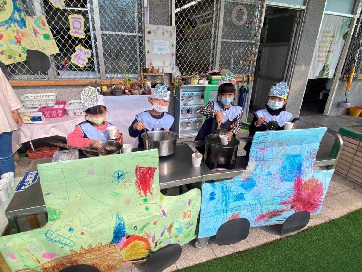 ▲北斗國小附設幼兒園舉辦「創意香菜料理義賣」活動，並將義賣所得全數捐贈給北斗鎮內的弱勢團體。（北斗國小提供）