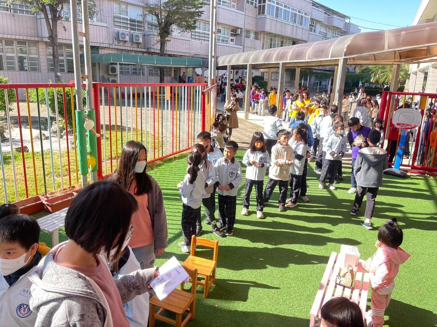 ▲北斗國小附設幼兒園舉辦「創意香菜料理義賣」活動，並將義賣所得全數捐贈給北斗鎮內的弱勢團體。（北斗國小提供）