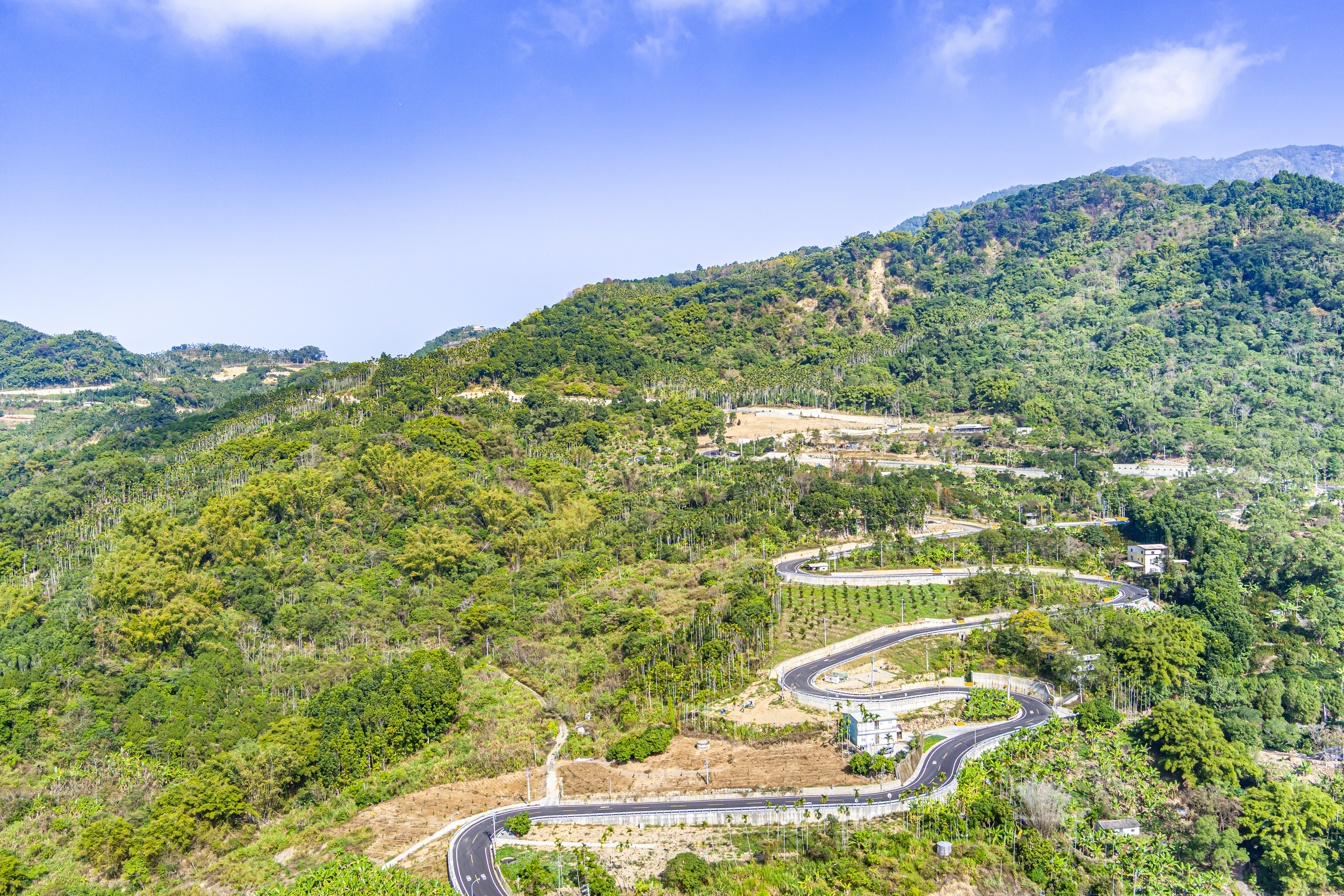 打通最後一哩路!中寮環鄉公路通車 助農產運輸與觀光發展